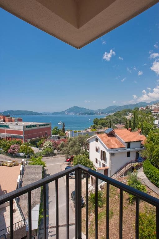 Double Room with Terrace and Sea View room - Image 3