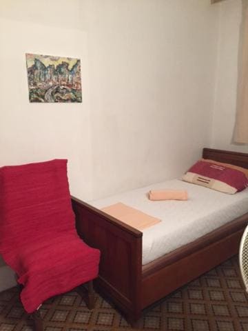 Double Room with Shared Bathroom room - Image 3