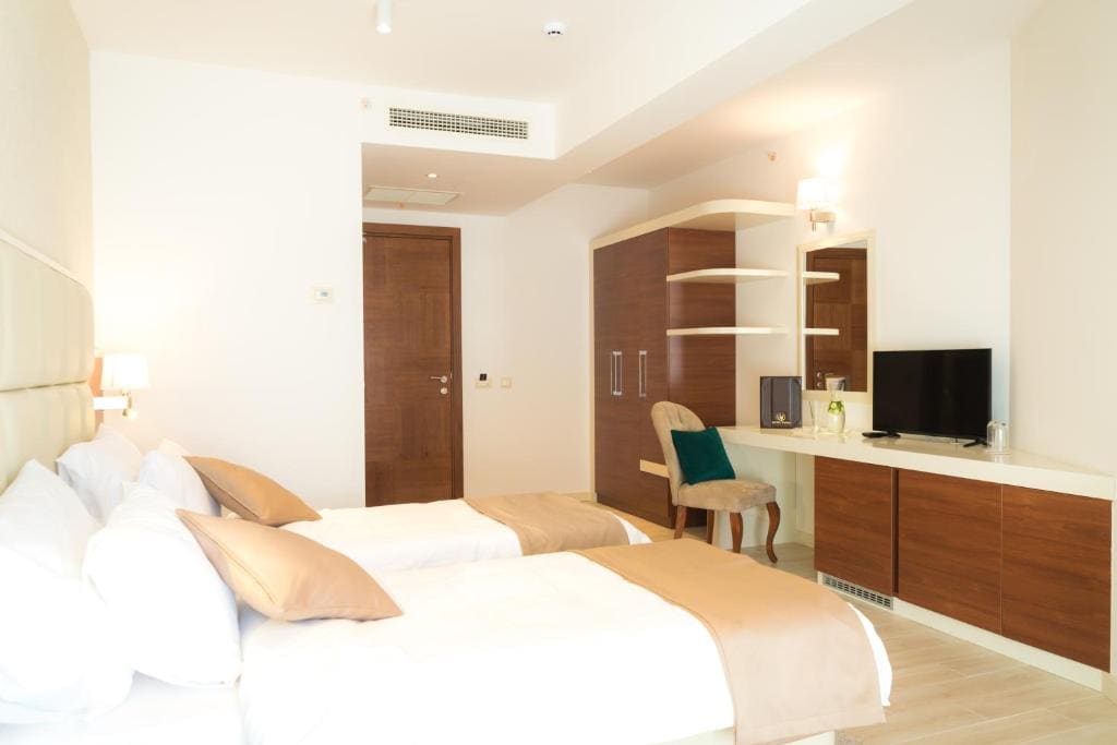 Double or Twin Room with Balcony room - Image 2