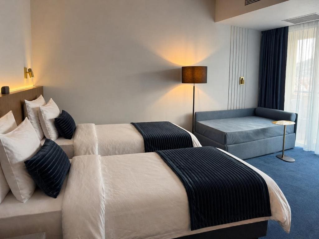Deluxe Triple Room room - Image 2