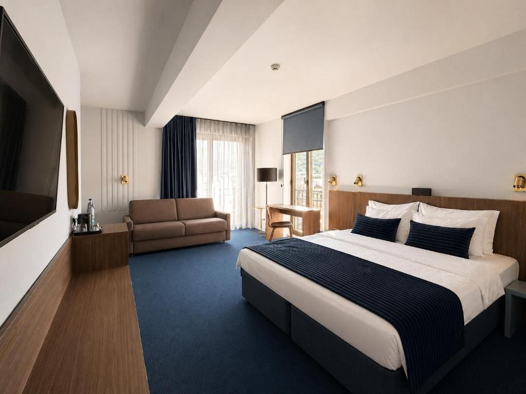 Deluxe Family Room room - Image 1