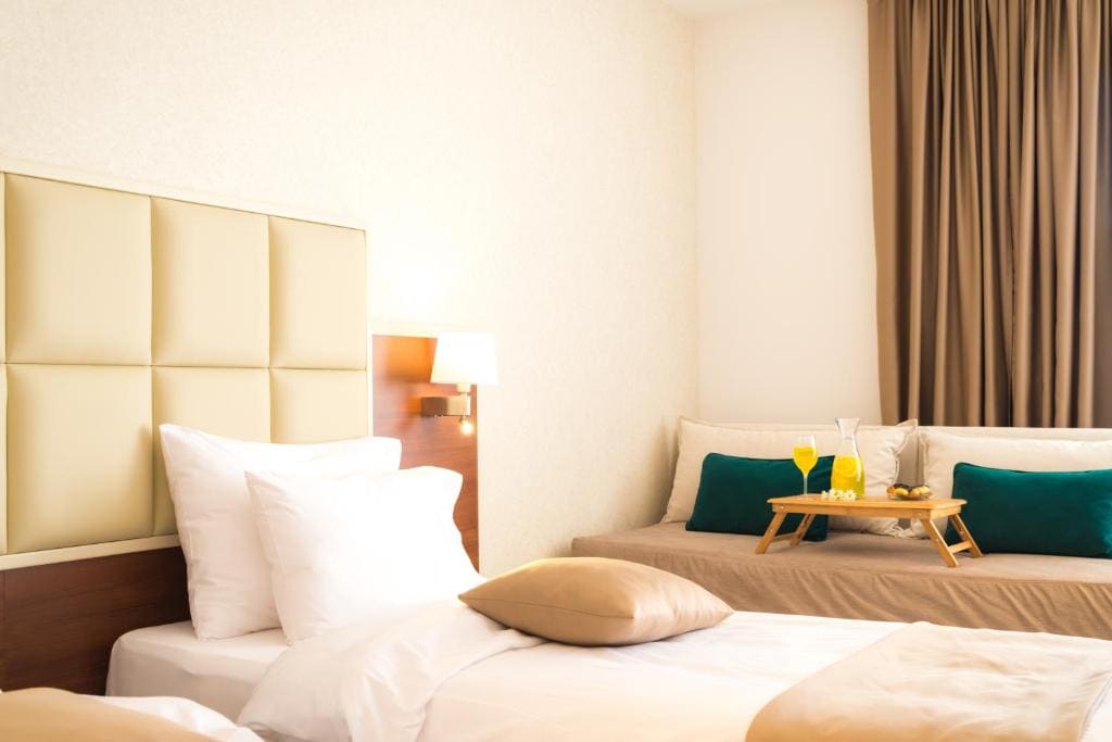 Deluxe Triple Room room - Image 3