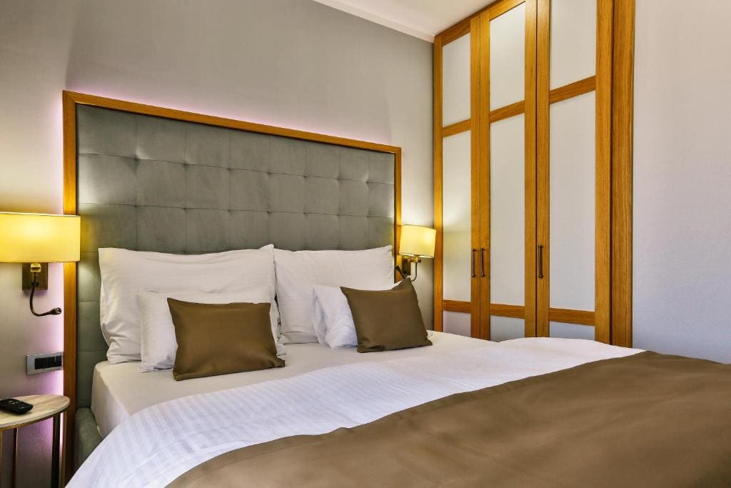 One-Bedroom Apartment room - Image 3