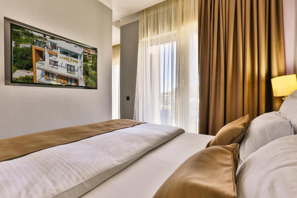 One-Bedroom Apartment room - Image 2