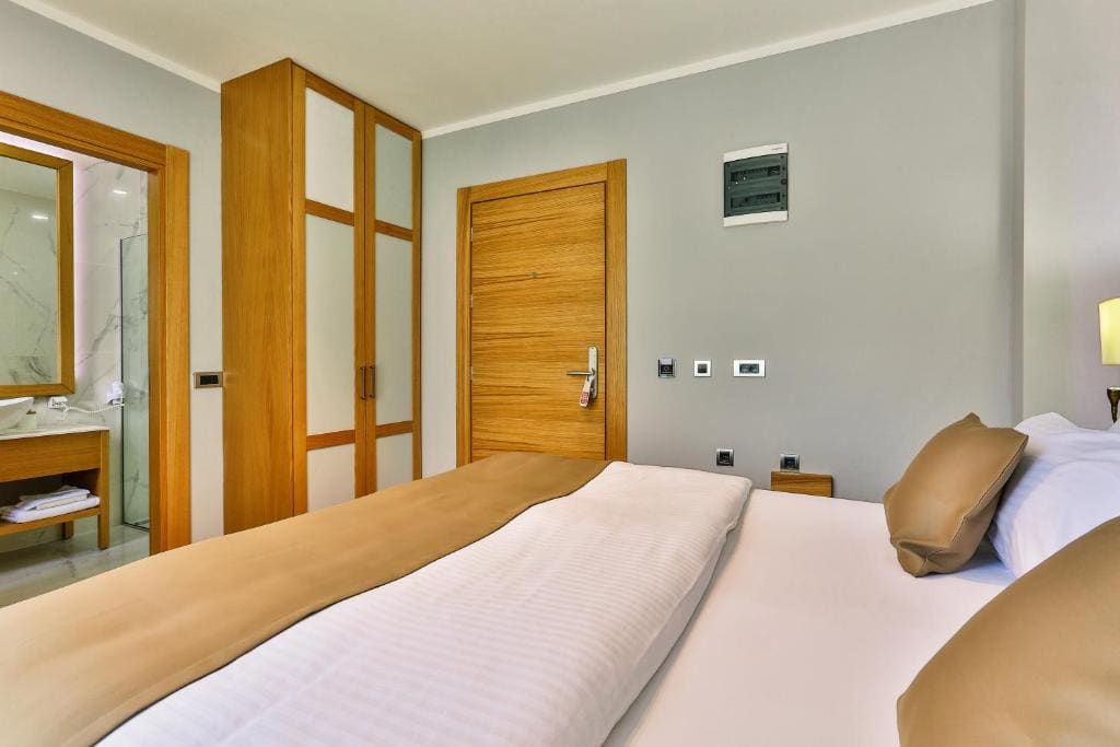 Superior Double Room room - Image 3