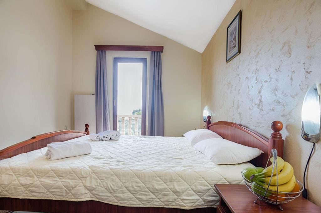 Deluxe Double Room with Extra Bed room - Image 1