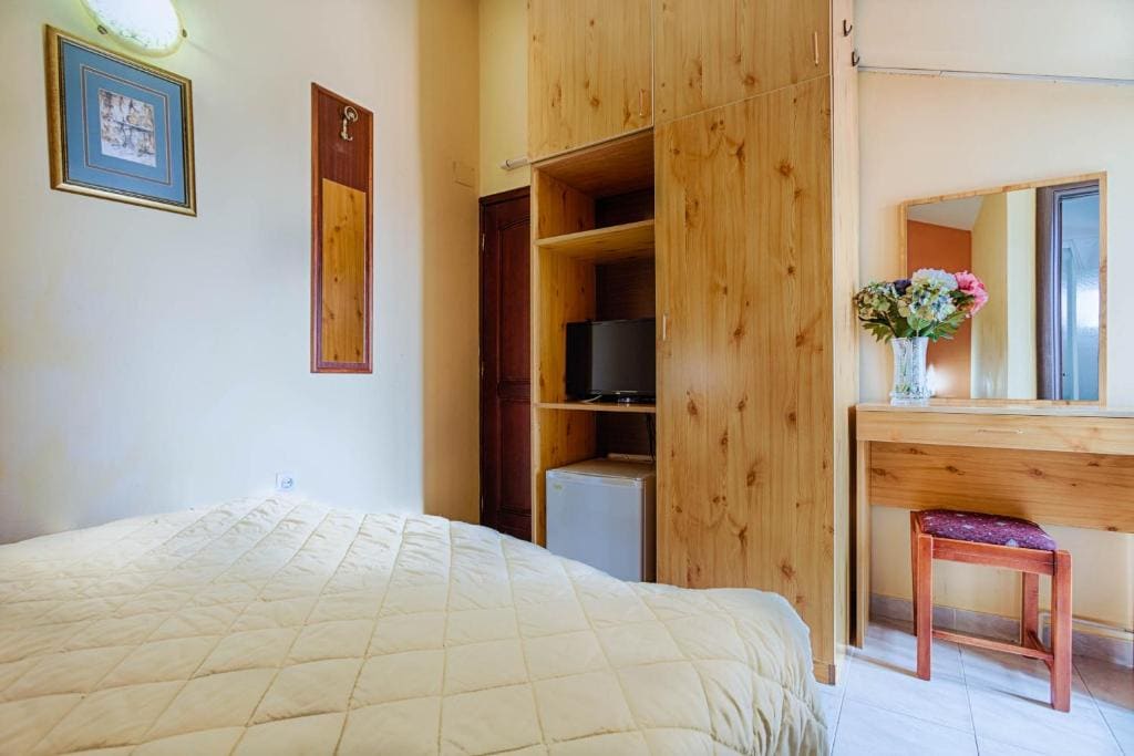 Double Room with Sea View room - Image 2