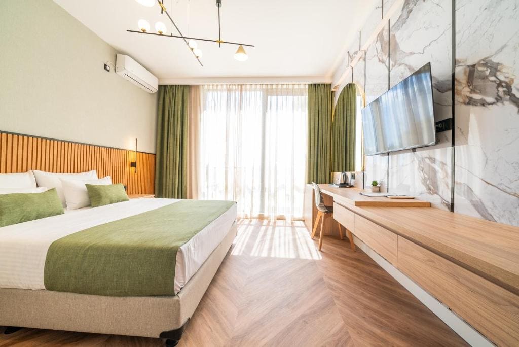 Deluxe Double Room with Sea View room - Image 1