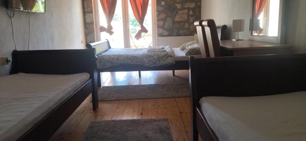 Family Room room - Image 2