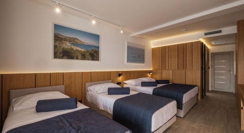 Quadruple Room with Sea View room - Image 3
