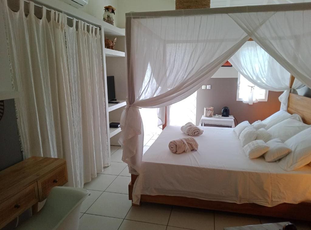 Double Room with Private Bathroom room - Image 2