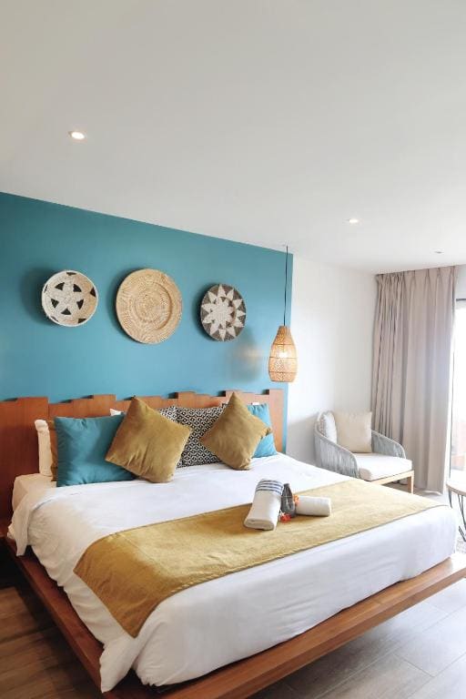 Deluxe Junior Suite room - Image 2