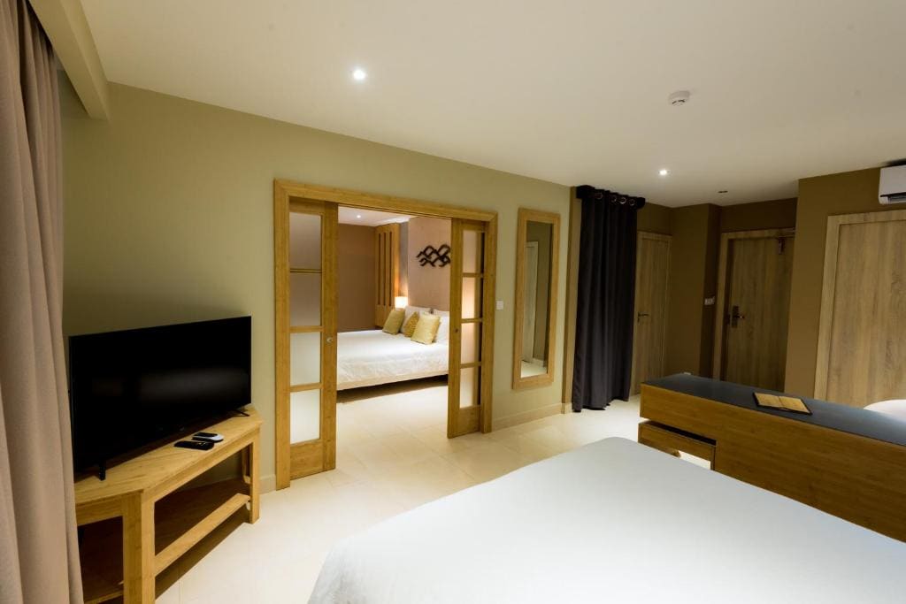 Superior Suite with Sea View room - Image 2
