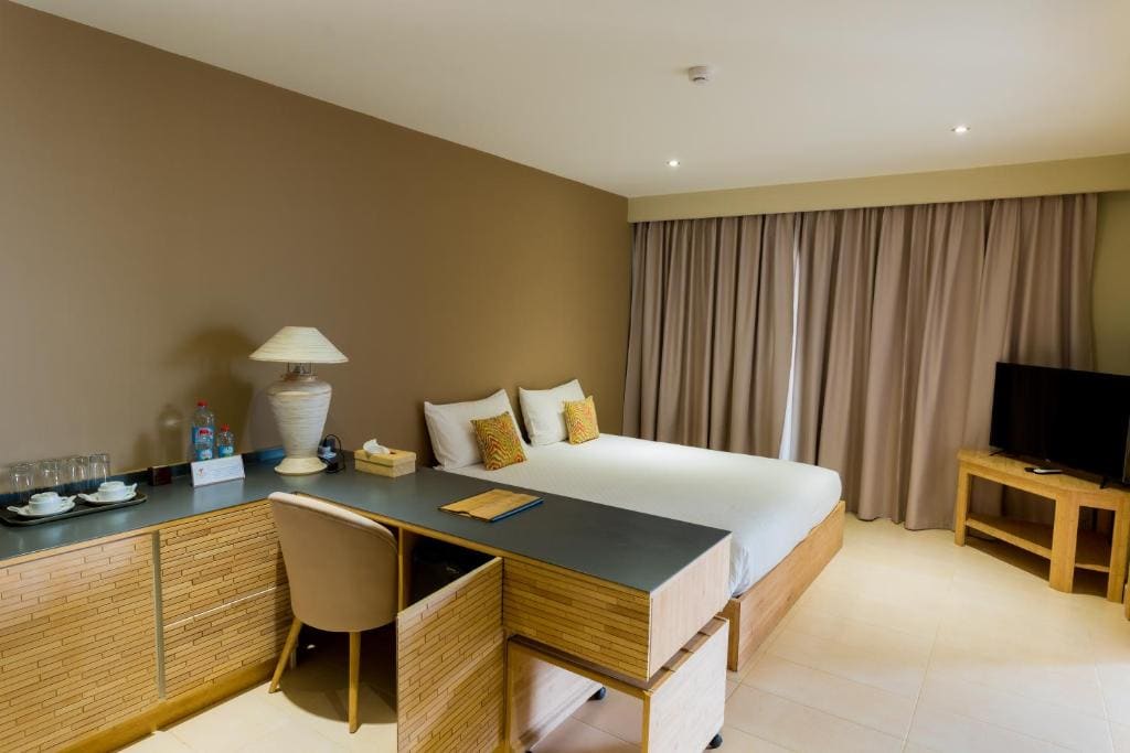 Superior Suite with Sea View room - Image 1