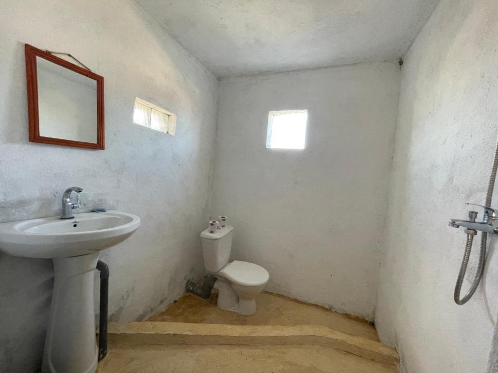 Mixed Dormitory Room room - Image 2