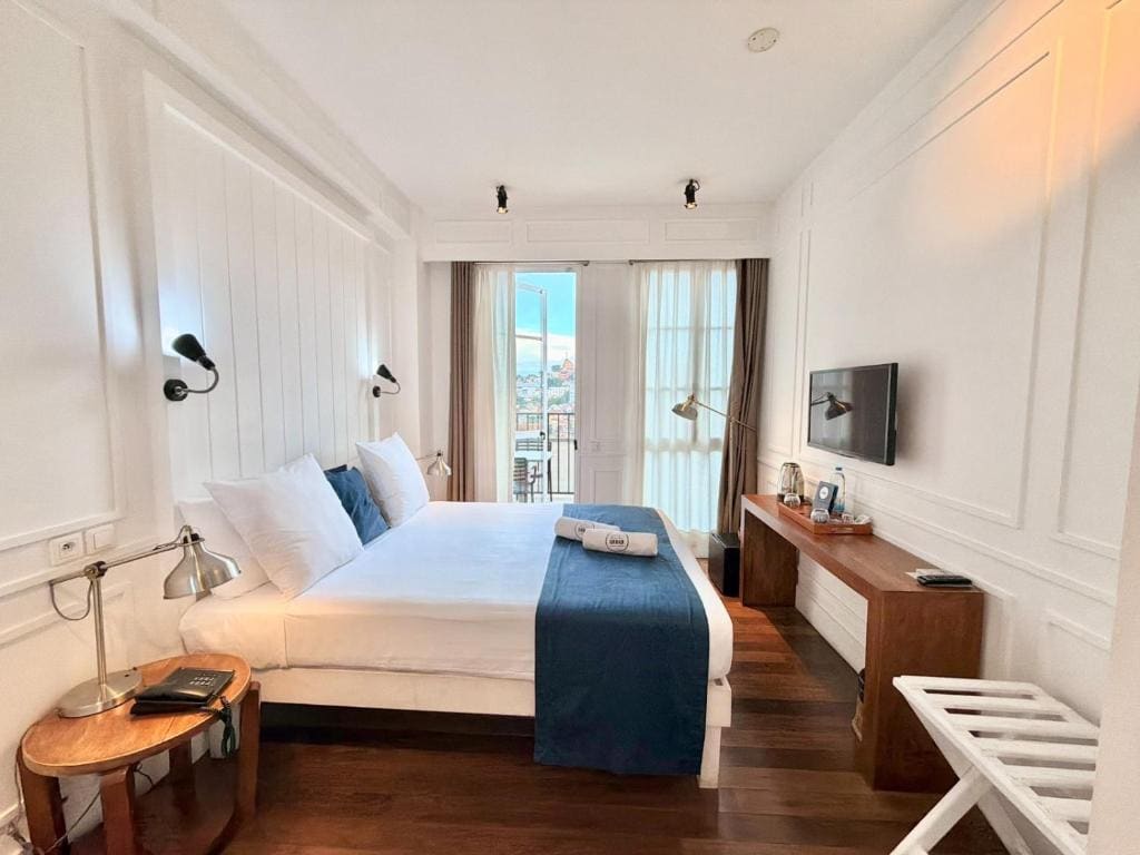 Standard Double or Twin Room with Balcony room - Image 2