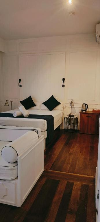 Superior Queen Room room - Image 2