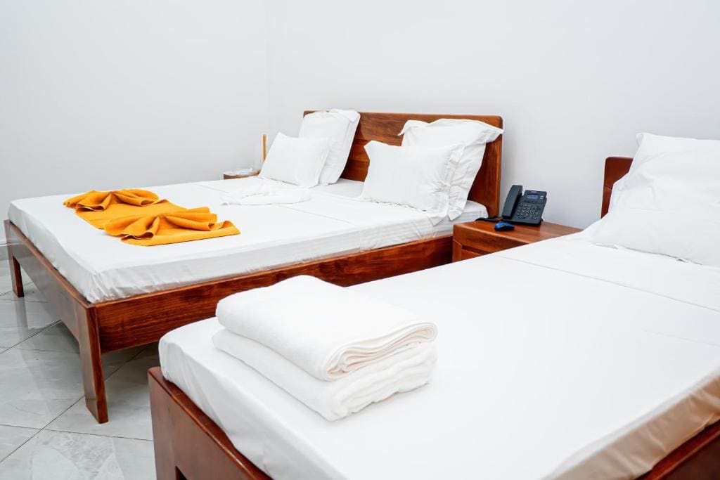 Standard Triple Room room - Image 1