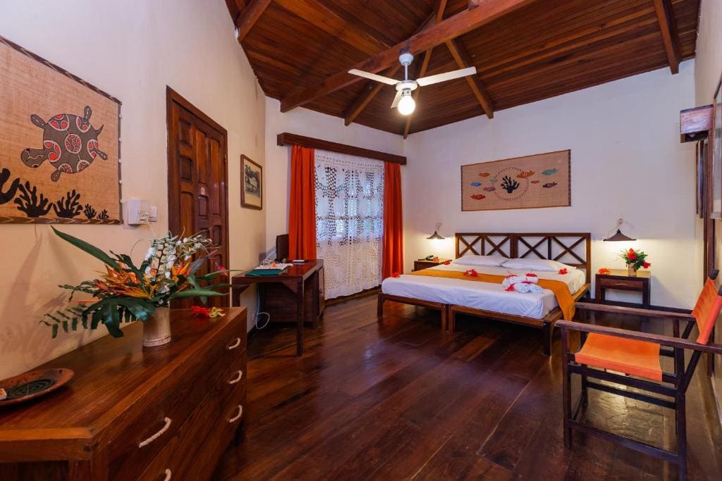 Bungalow room - Image 1