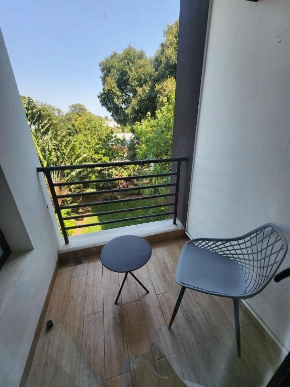 Double Room with Balcony room - Image 2