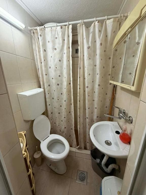 Triple Room with Bathroom room - Image 1