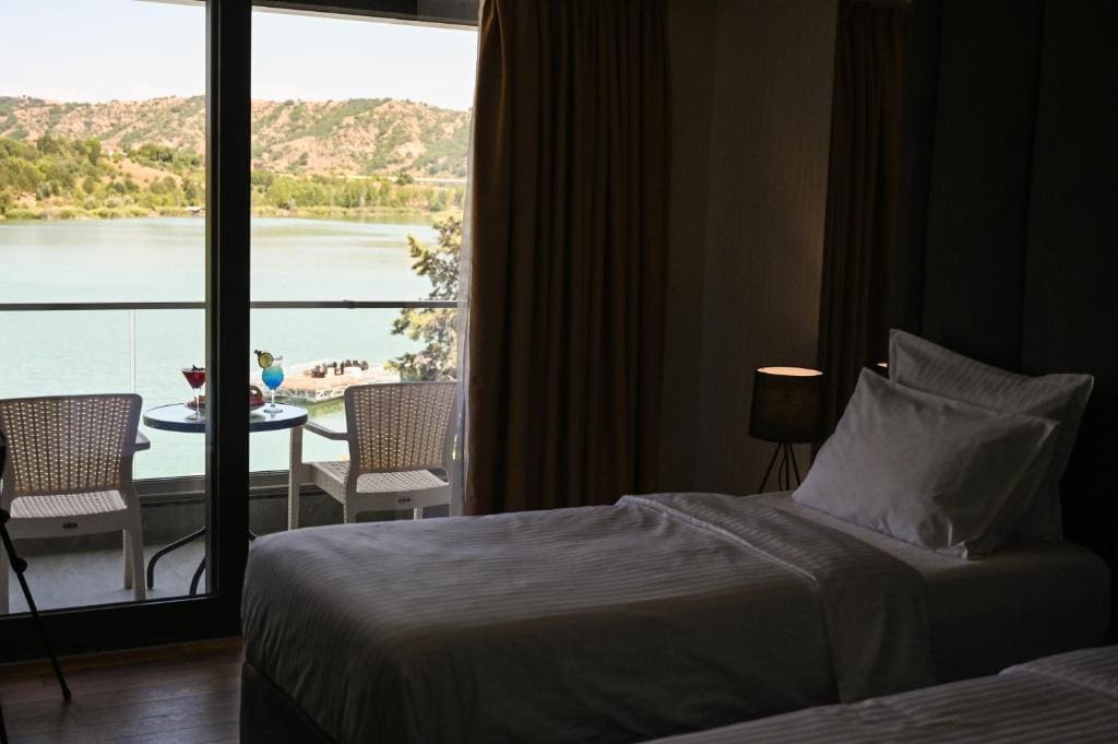 Deluxe Double Room with Balcony room - Image 2