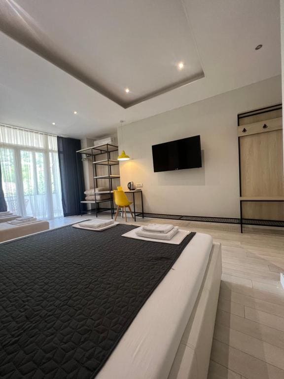 King Room with Mountain View room - Image 2