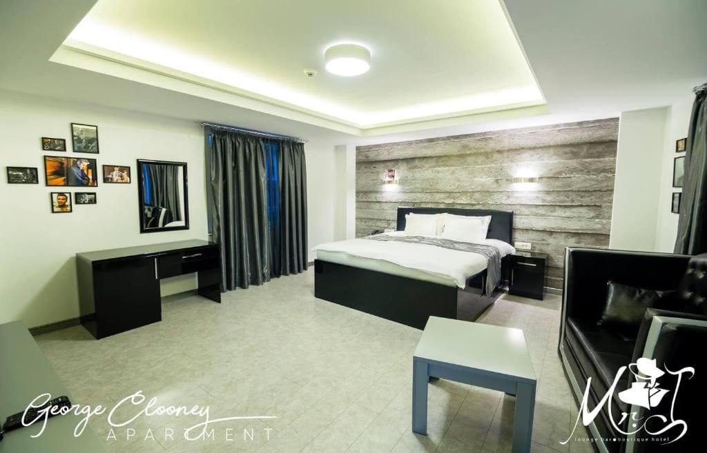 George Clooney - Apartment room - Image 2