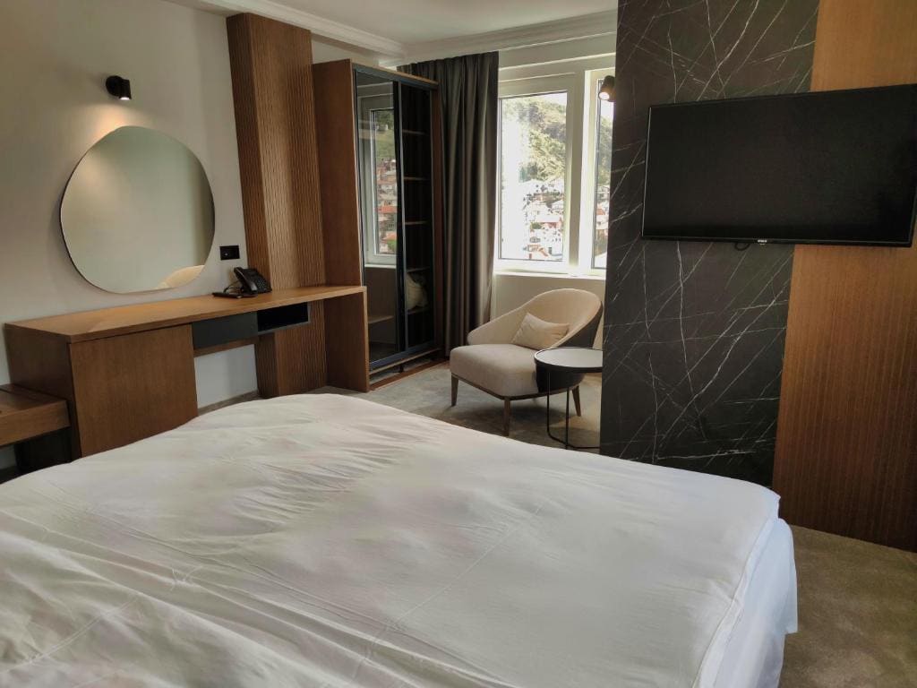 Deluxe Double Room room - Image 3