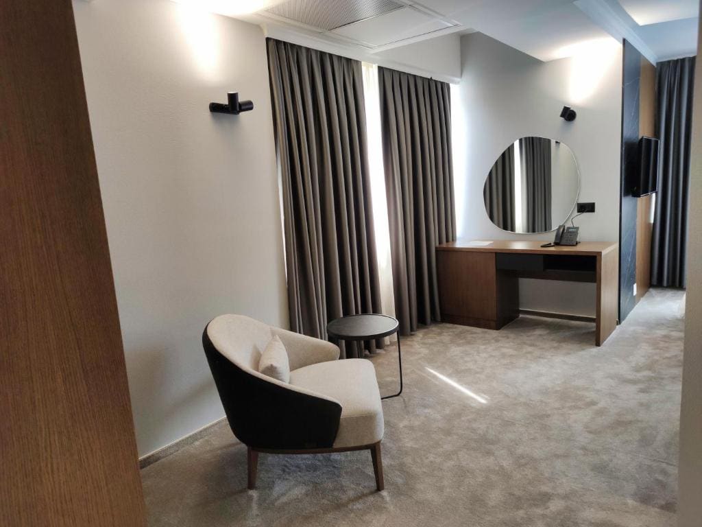 Deluxe Twin Room room - Image 3