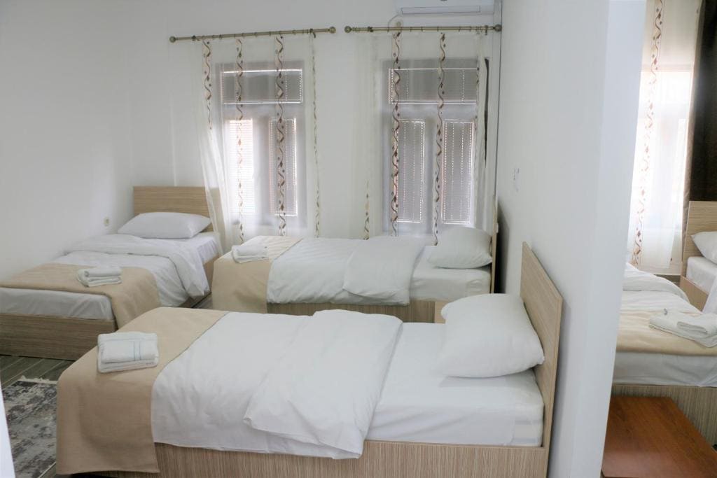 Family Room room - Image 2