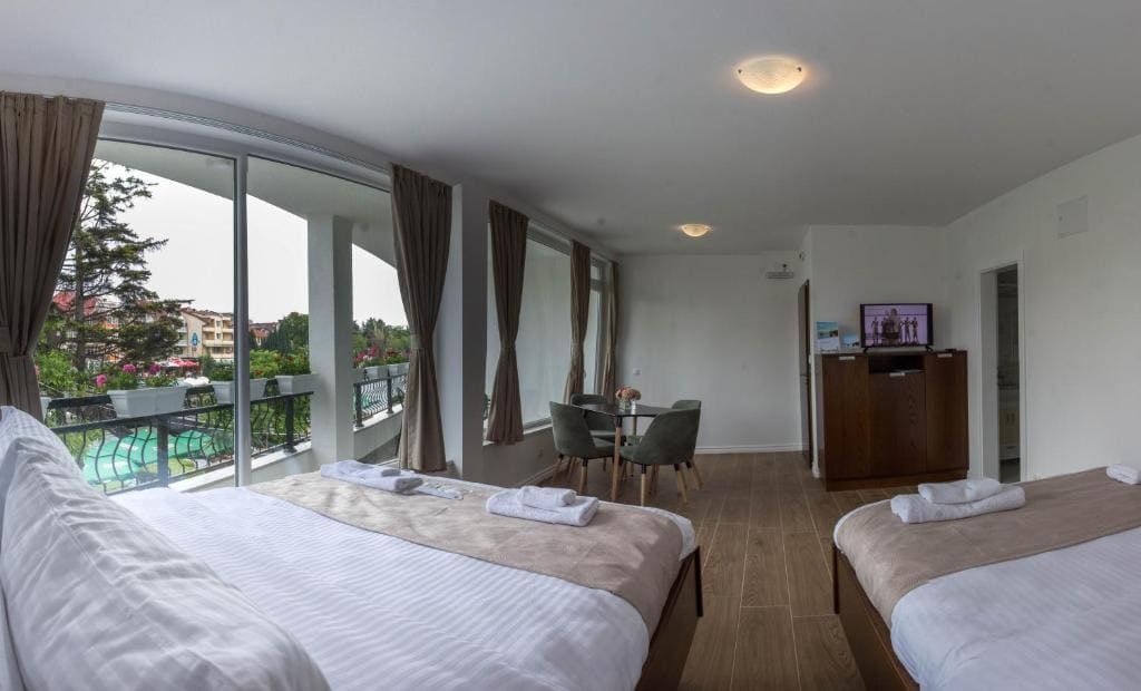 Deluxe Double or Twin Room with River View room - Image 2