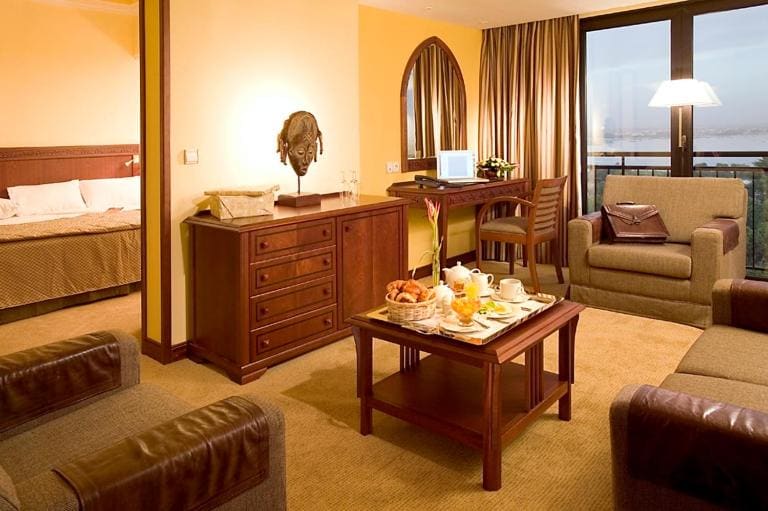 Suite with Pool View room - Image 1