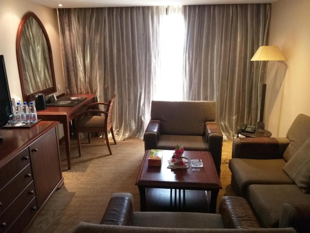 Suite with Pool View room - Image 2