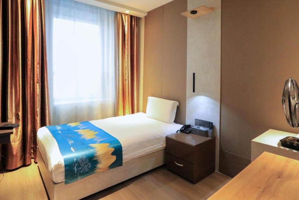Standard Twin Room room - Image 2