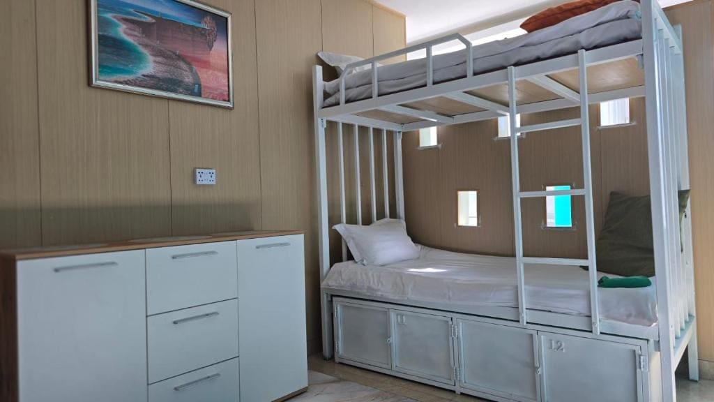 Apartment with Shower room - Image 2