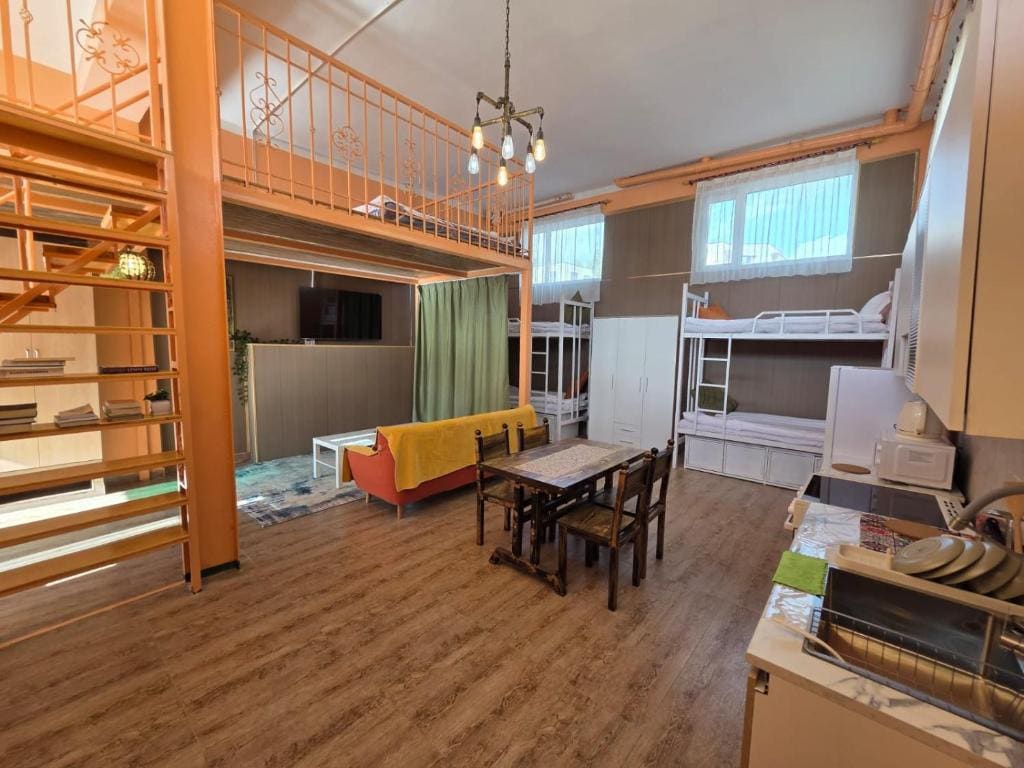 Apartment room - Image 3