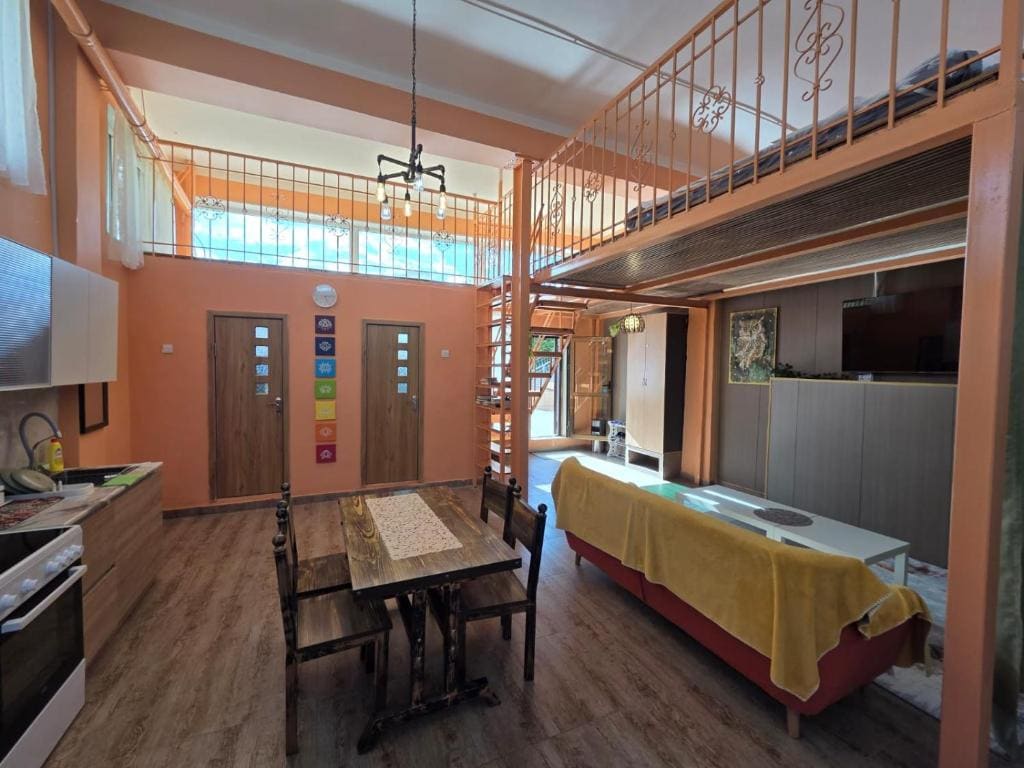 Apartment room - Image 2