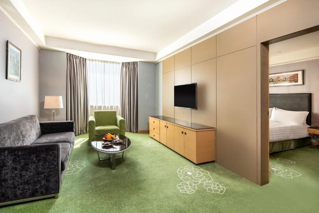 One-Bedroom King Suite - High/Top Floor room - Image 2