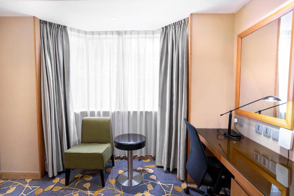 Standard King Room - Smoking room - Image 2