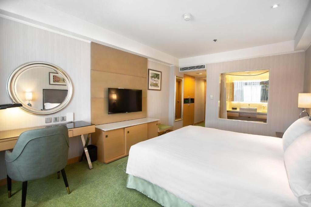 Standard King Room - High Floor room - Image 1