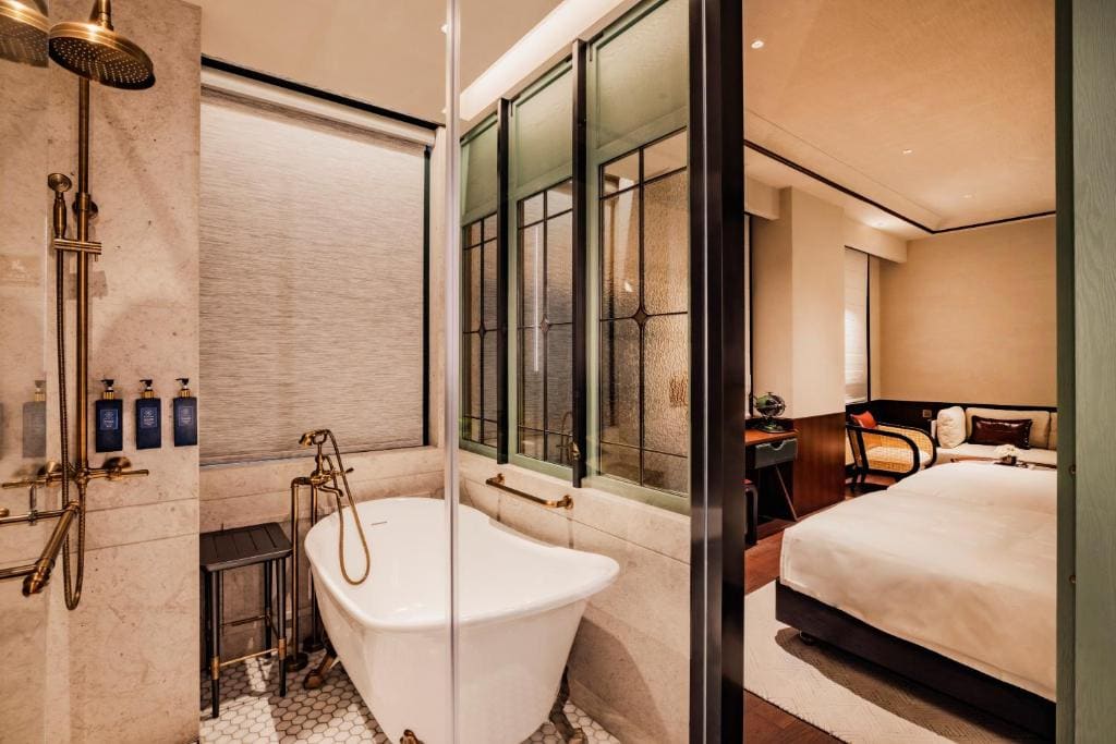 Twin Room with View room - Image 3