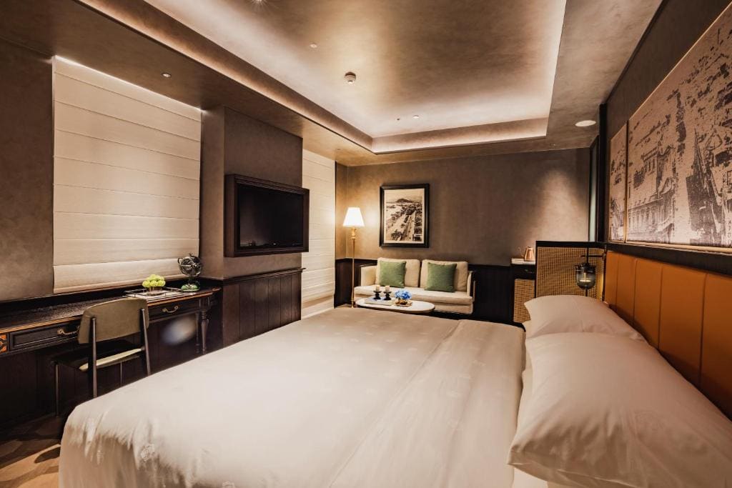 Deluxe Double Room with Balcony room - Image 1