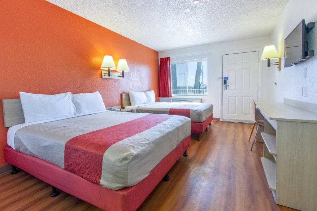Queen Room with Two Queen Beds - Disability Access room - Image 1