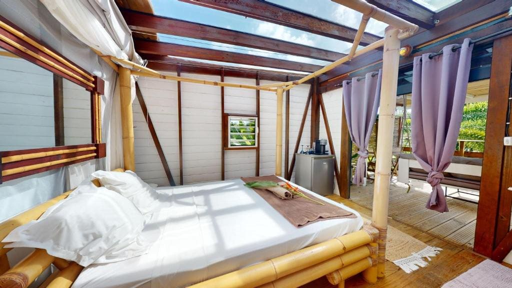 Moon Lodge room - Image 3