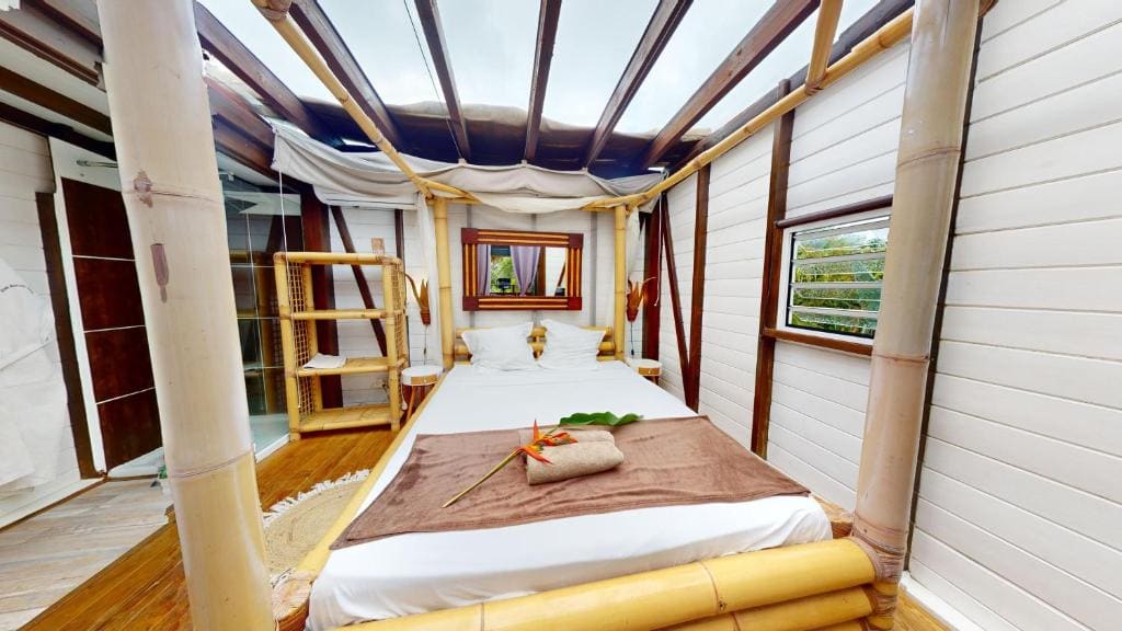 Moon Lodge room - Image 2