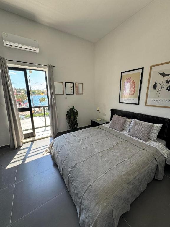Deluxe Garden view with Balcony room - Image 2