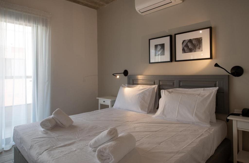 Deluxe Double or Twin Room room - Image 2