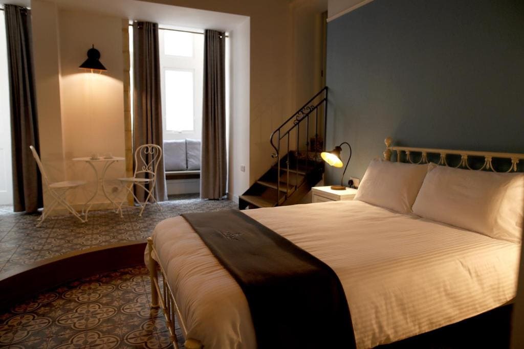 Deluxe Family Suite room - Image 3