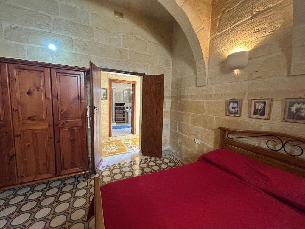 Double Room with Private Bathroom room - Image 1